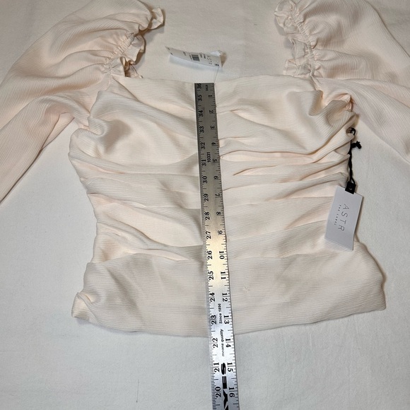 ASTR The Label Rouched Bodice Square Neckline Puff Long Sleeve Top Size M NWT - Picture 5 of 9
